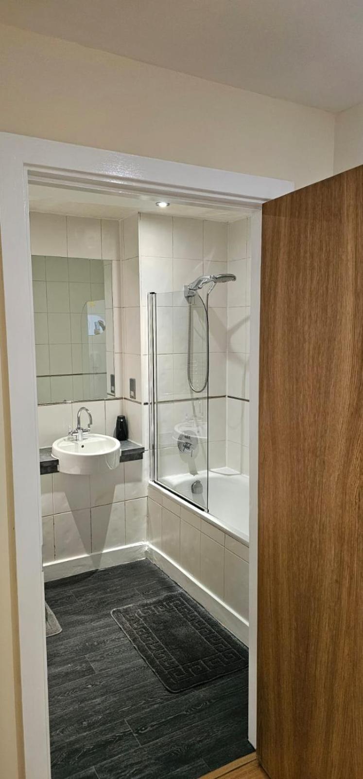 Apartment Spacious 2bdr Flat For 5 In Centre *